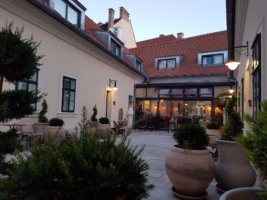 Maison Bistro Hotel — Property