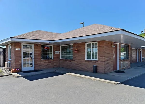 Majestic Inn Suites Klamath Falls Oregon — Property