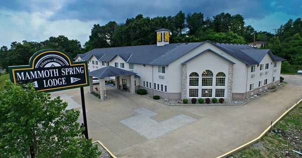 Mammoth Spring Lodge Motel — Property