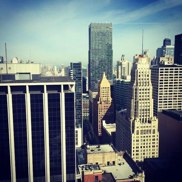 Manilow Suites at 215 West Chicago Illinois — Property