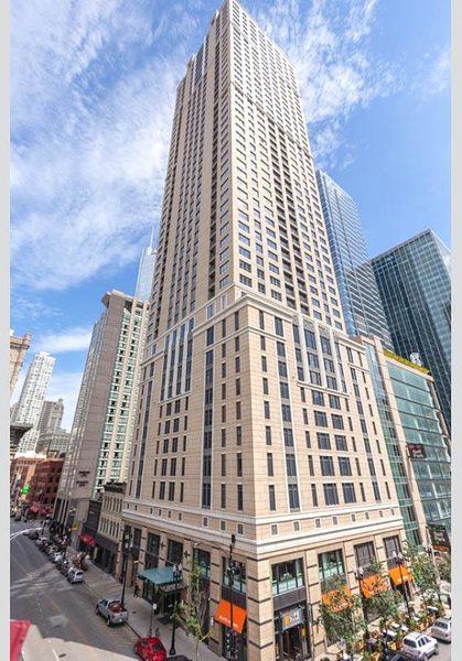 Manilow Suites at Millennium Park Plaza Chicago Illinois — Property
