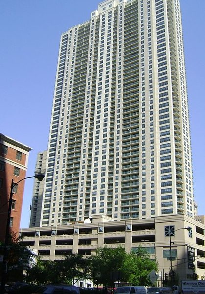 Manilow Suites at One West Superior Chicago Illinois — Property