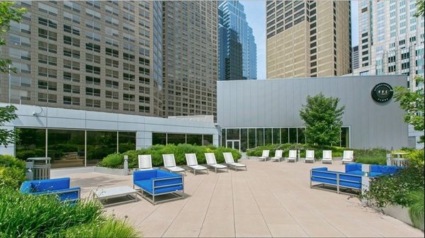 Manilow Suites at Presidential Towers Chicago Illinois — Property