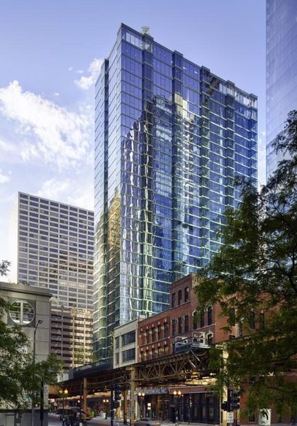 Manilow Suites at Presidential Towers Chicago Illinois — Property