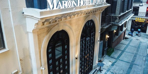 Maroon Tomtom Istanbul — Property