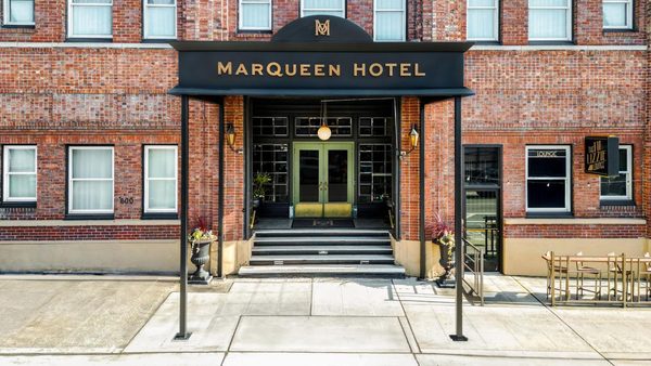 MarQueen Hotel — Property