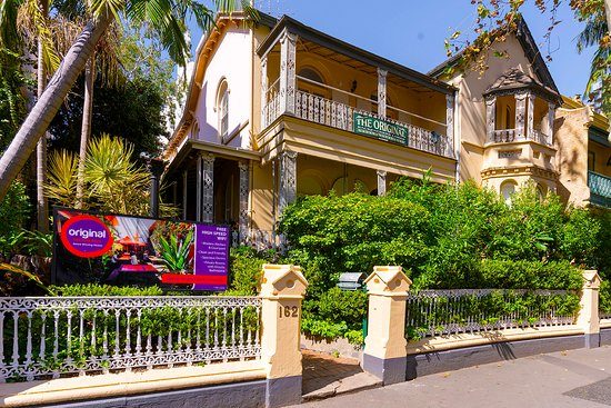 Maze Backpackers — Property