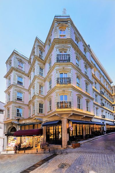 Meroddi Barnathan Hotel Istanbul — Property