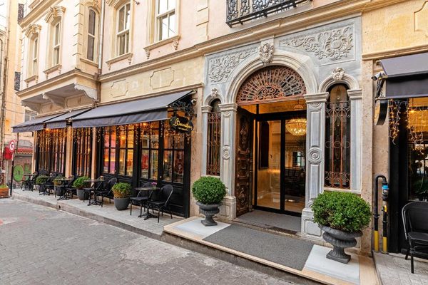 Meroddi Barnathan Hotel Istanbul — Property