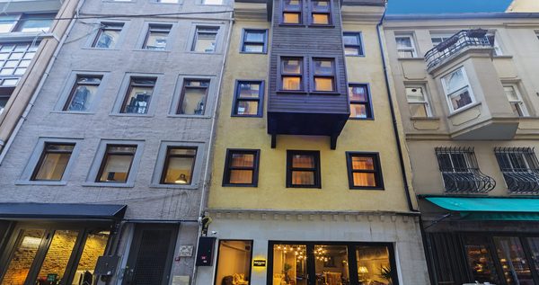 Meroddi Galata Mansion Istanbul — Property