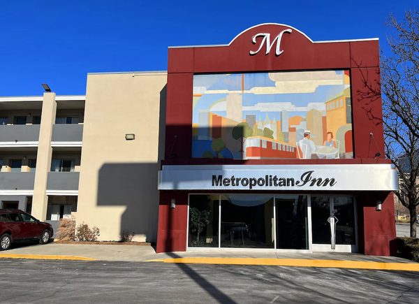 Metropolitan Inn — Property