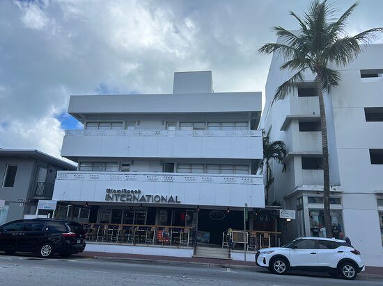 Miami International Apartments By Lowkl Miami Beach Florida — Property