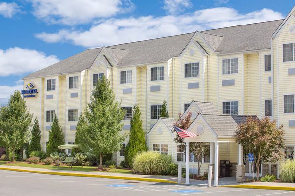 Microtel Inn Suites by Wyndham Beckley East — Property