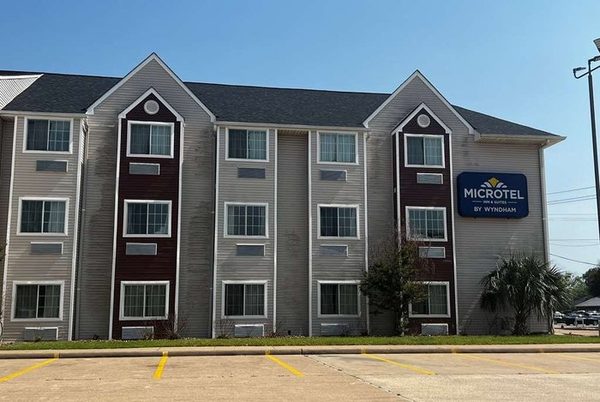 Microtel Inn Suites by Wyndham Houston — Property
