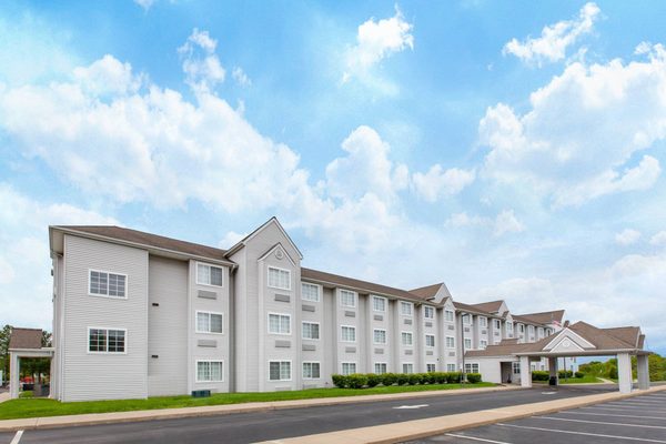 Microtel Inn Suites by Wyndham Pittsburgh Airport — Property