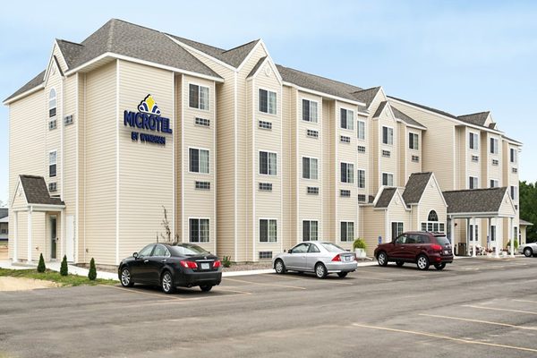 Microtel Inn Suites by Wyndham Prairie du Chien — Property