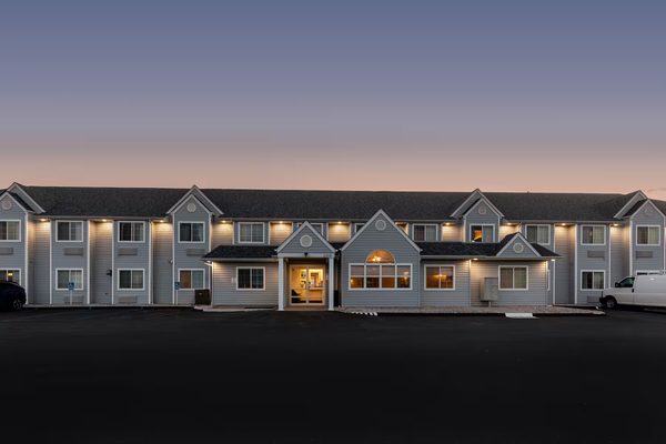 Microtel Inn Suites by Wyndham Sainte Genevieve — Property
