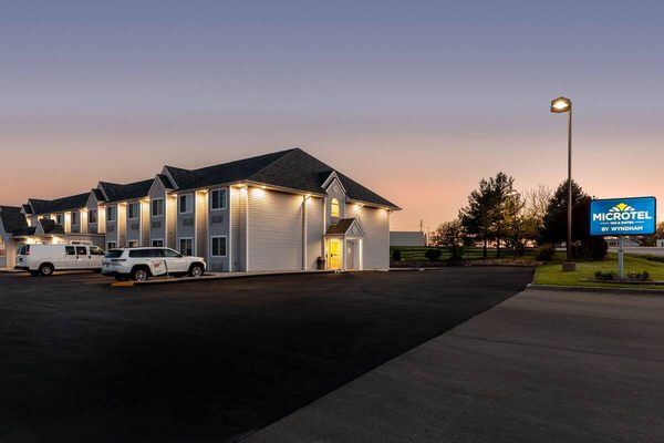 Microtel Inn Suites by Wyndham Sainte Genevieve — Property