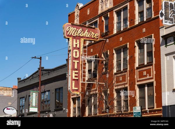 Milshire Hotel Chicago Illinois — Property