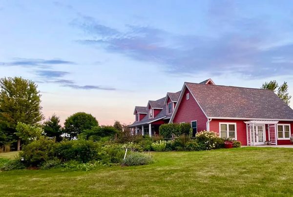 Miss Spenser s of Longview Farms Bed and Breakfast — Property
