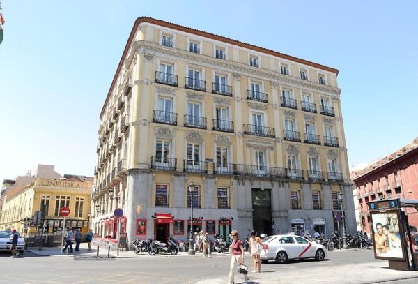 Mola Suites — Property