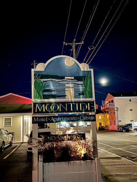 Moontide Motel Cabins and Apartments — Property