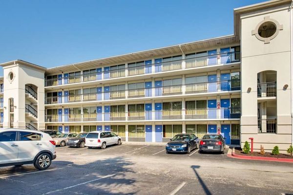 Motel 6 Baltimore MD — Property