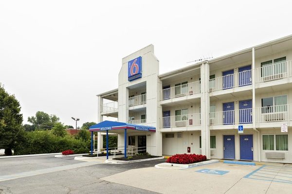 Motel 6 Baltimore MD — Property