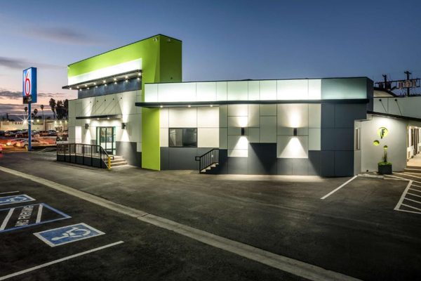 Motel 6 Canoga Park Los Angeles California — Property