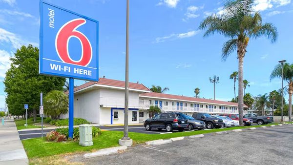 Motel 6 Costa Mesa CA — Property