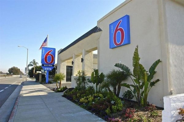 Motel 6 Costa Mesa CA — Property