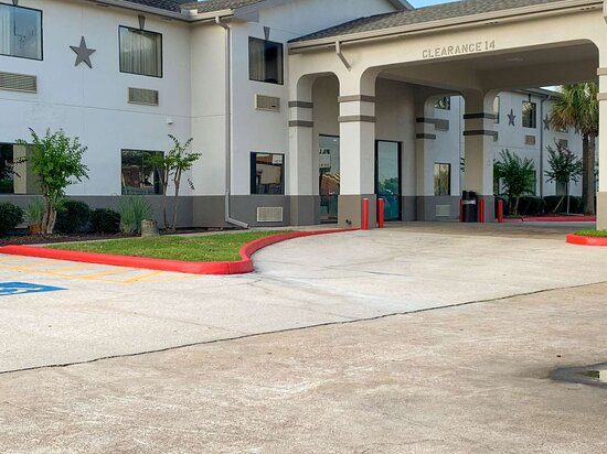 Motel 6 Houston TX 249 Willowbrook — Property