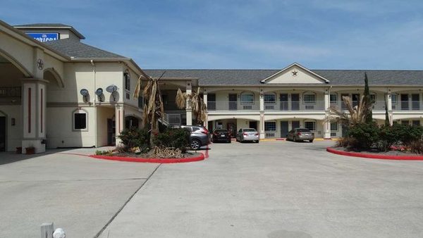 Motel 6 Houston TX 249 Willowbrook — Property