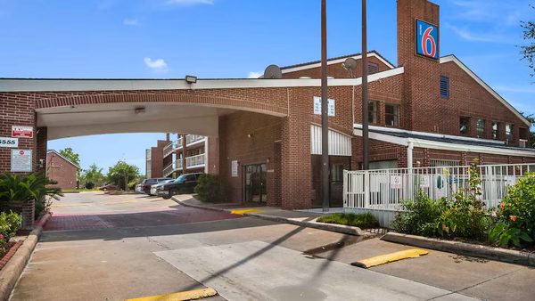 Motel 6 Houston TX Brookhollow — Property