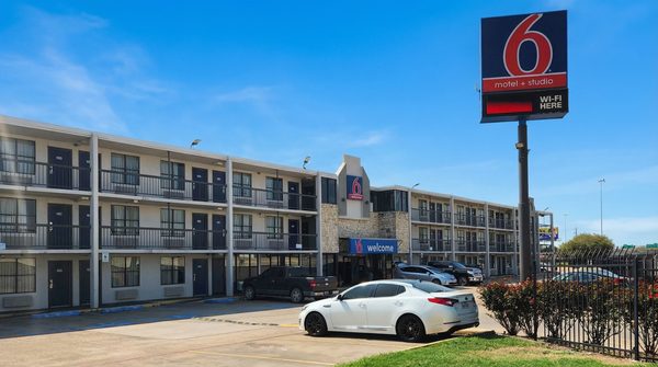 Motel 6 Houston TX East — Property