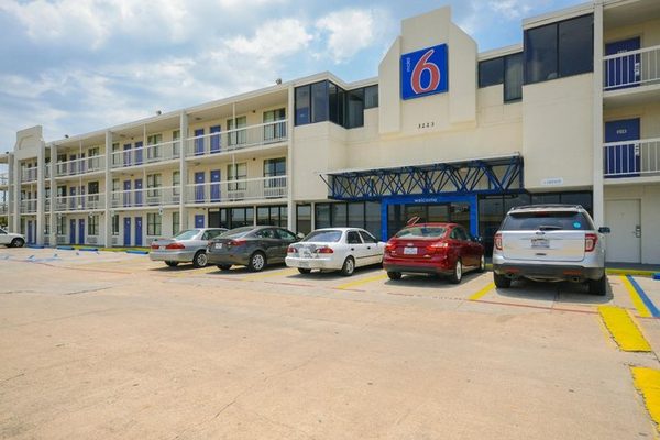 Motel 6 Houston TX Spring — Property