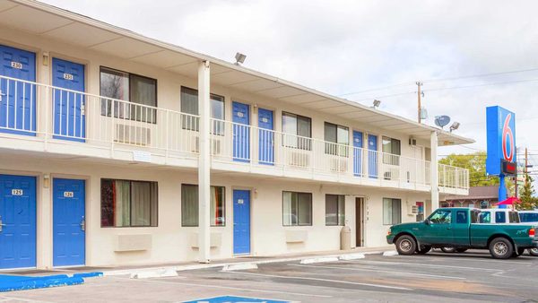 Motel 6 Klamath Falls OR — Property