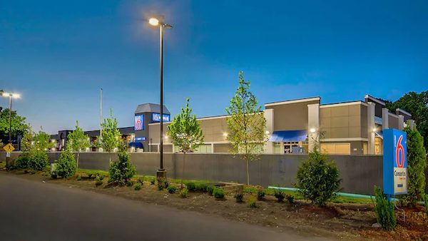 Motel 6 Louisville KY Airport Fair Expo — Property