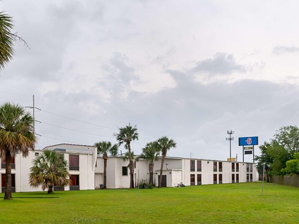 Motel 6 New Orleans near downtown — Property