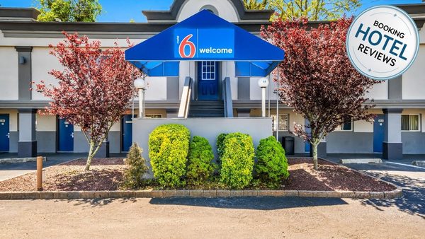 Motel 6 San Francisco CA Lombard Street — Property