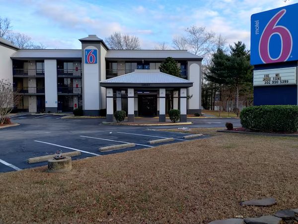 Motel 6 Seaford — Property