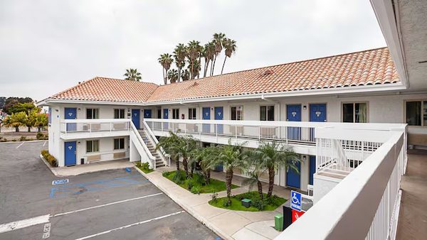 Motel 6 Ventura Downtown — Property