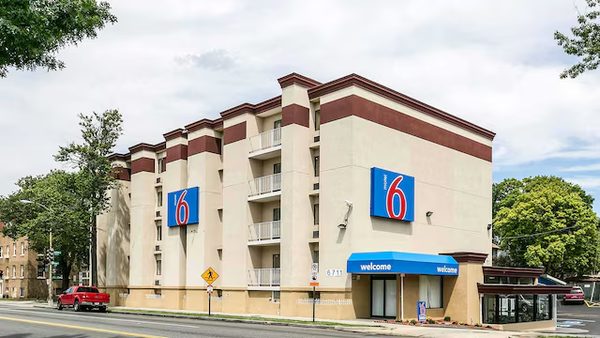 Motel 6 Washington DC — Property