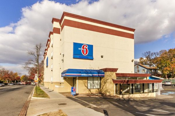Motel 6 Washington DC — Property