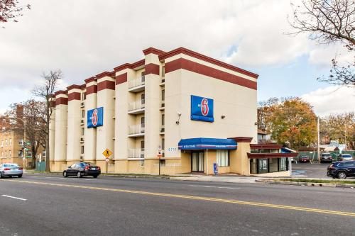 Motel 6 Washington DC — Property