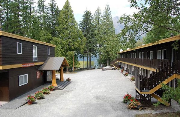 Motel Lake McDonald — Property