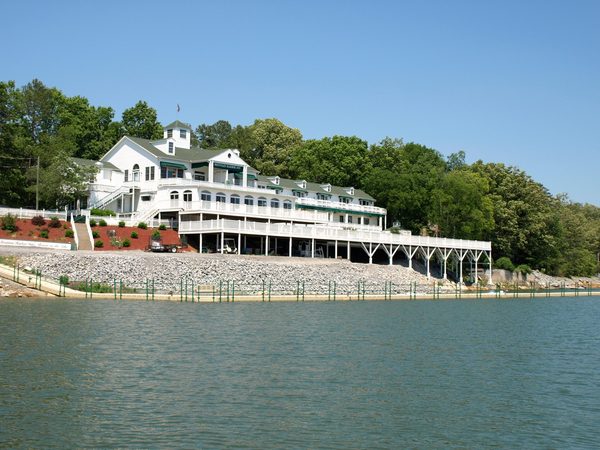 Mountain Harbor Inn Resort On the Lake — Property