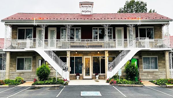 Murray Inn and Art Gallery — Property