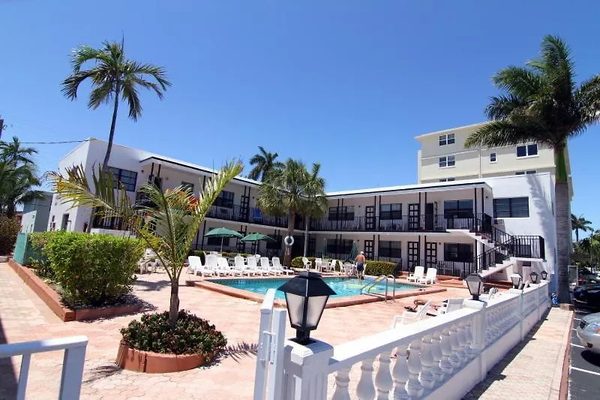 Napoli Belmar Resort — Property