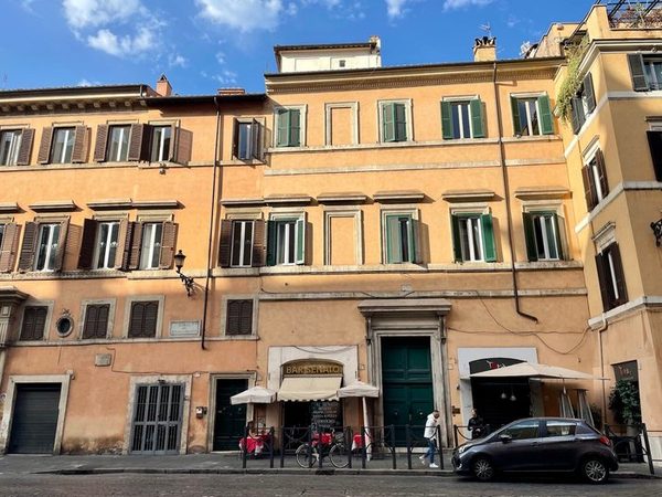NAVONA GALLERY SUITES — Property